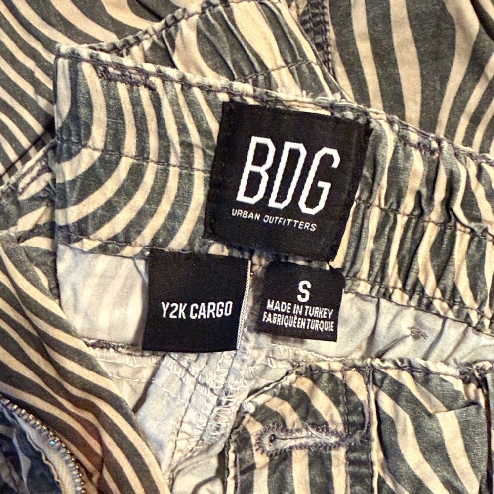 BDG Groovy Straight Leg Pants - Picture 3 of 3